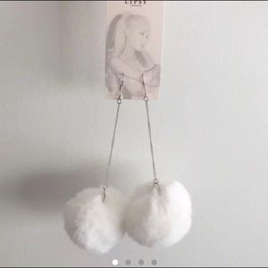 🐇LIPSY LONDON Ariana grande Pom Pom earrings🐇